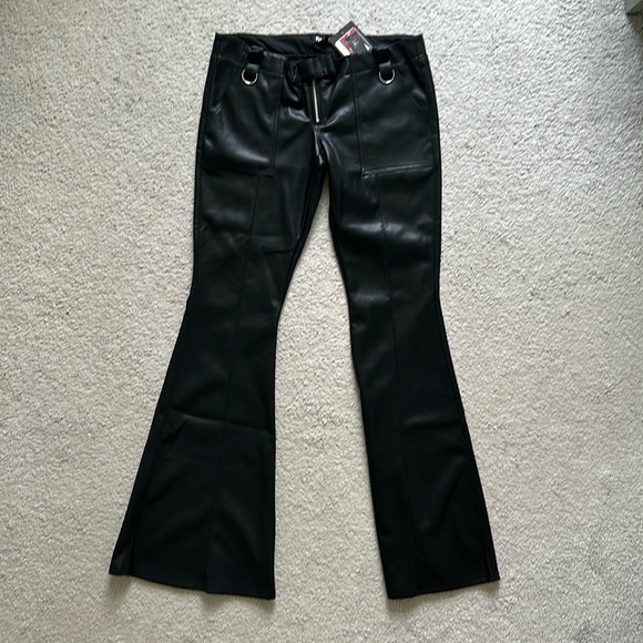 Gen Kiss Alexa Flared Pants - Picture 1 of 12